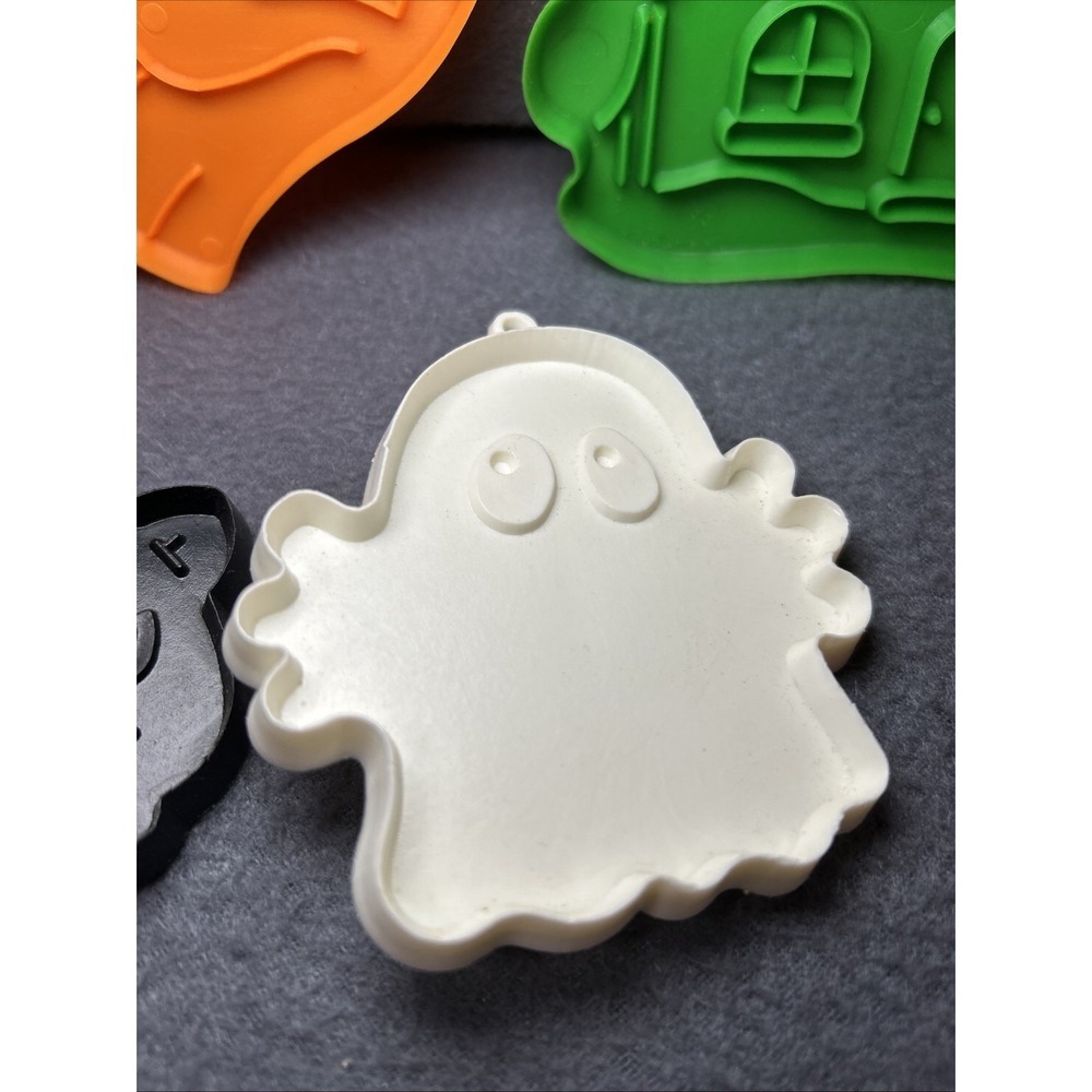 Vintage Halloween Cookie Cutters Wilton & Hallmark Haunted House, Witch, Ghost - Picture 5 of 9